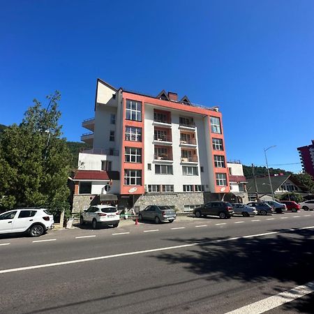 Vila Trandafirul Si Liliacul Hotell Caciulata Eksteriør bilde
