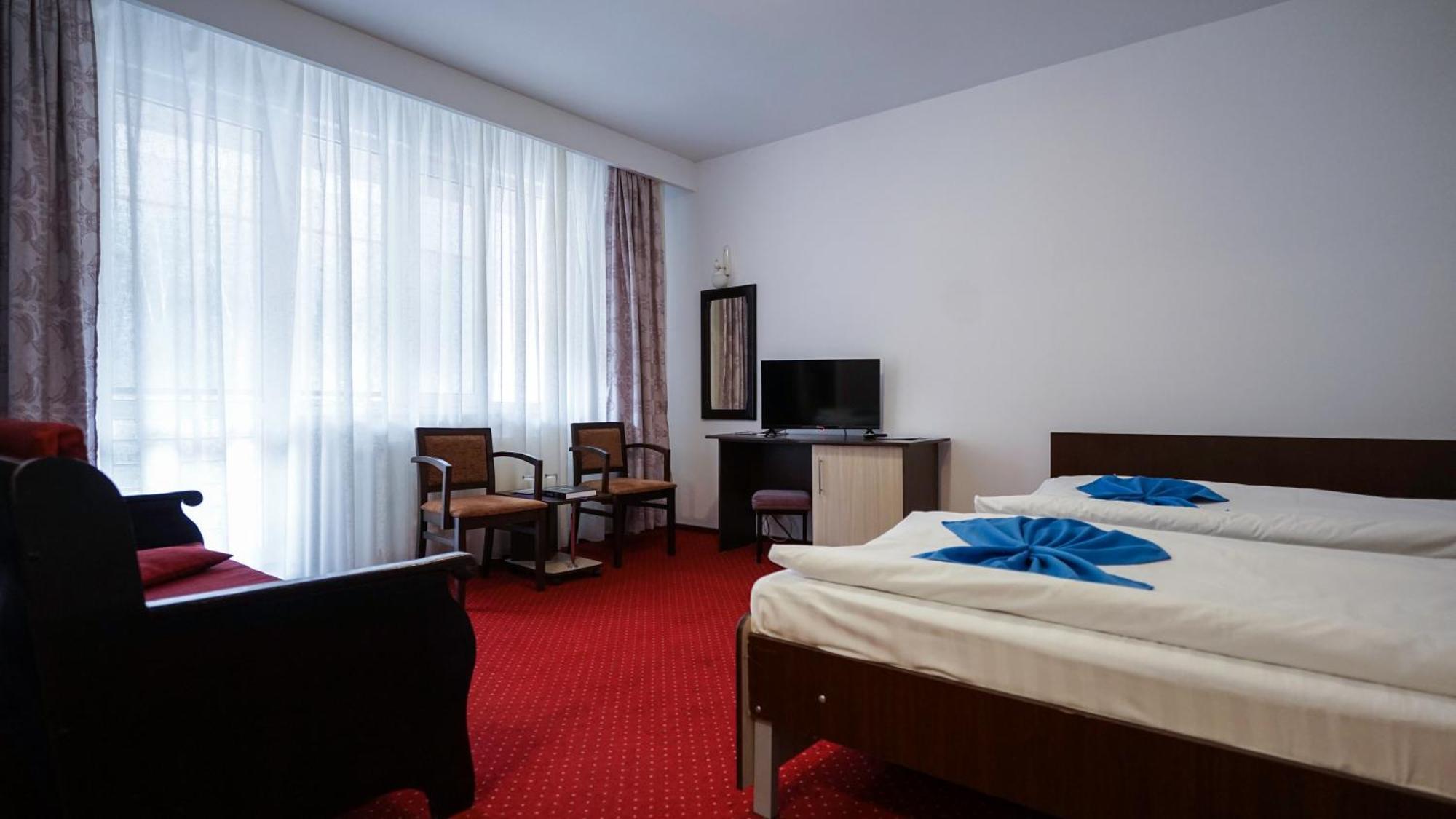 Vila Trandafirul Si Liliacul Hotell Caciulata Eksteriør bilde