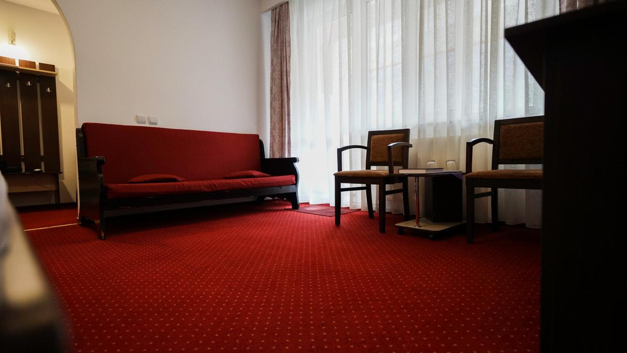 Vila Trandafirul Si Liliacul Hotell Caciulata Eksteriør bilde