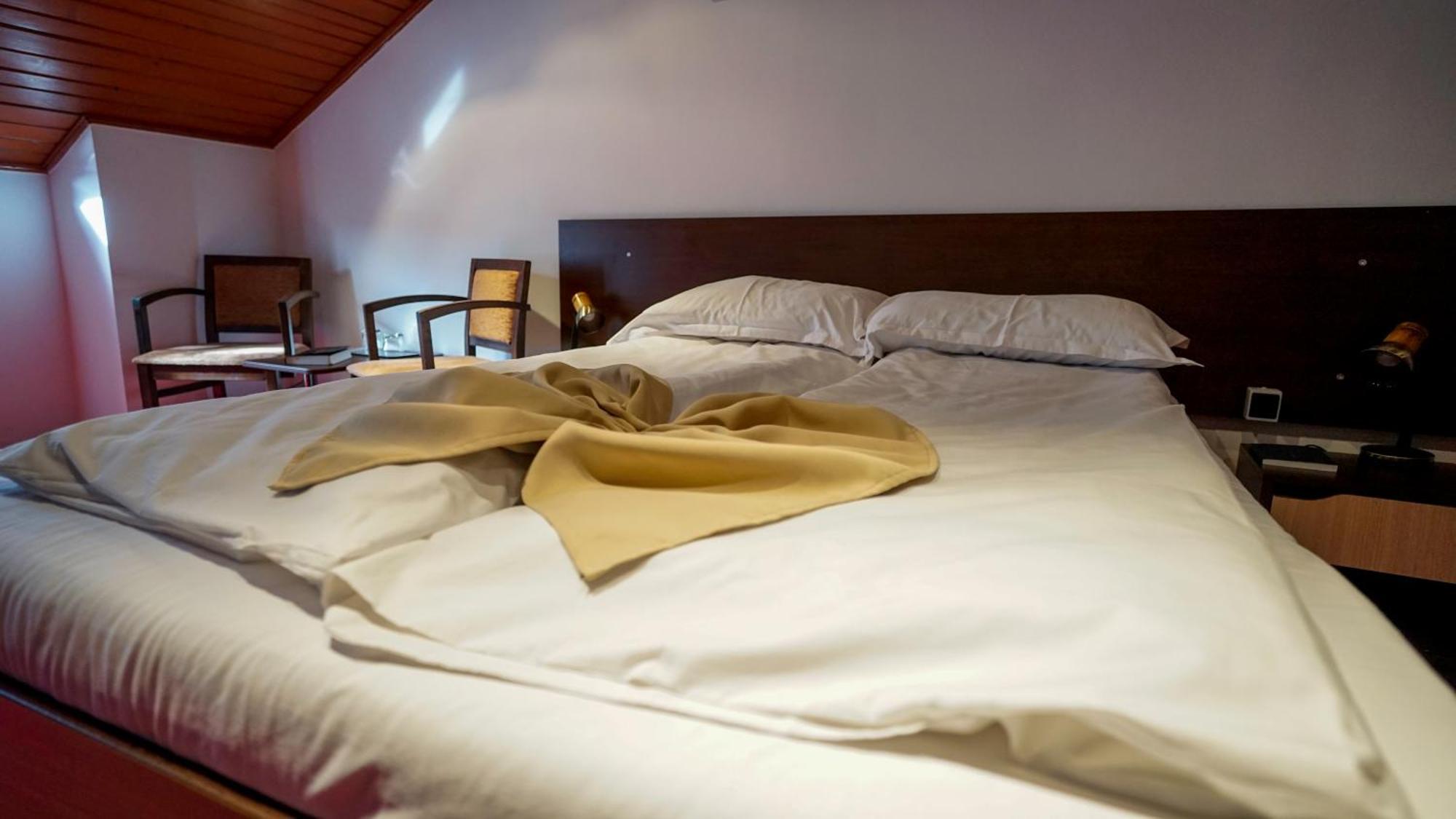 Vila Trandafirul Si Liliacul Hotell Caciulata Eksteriør bilde